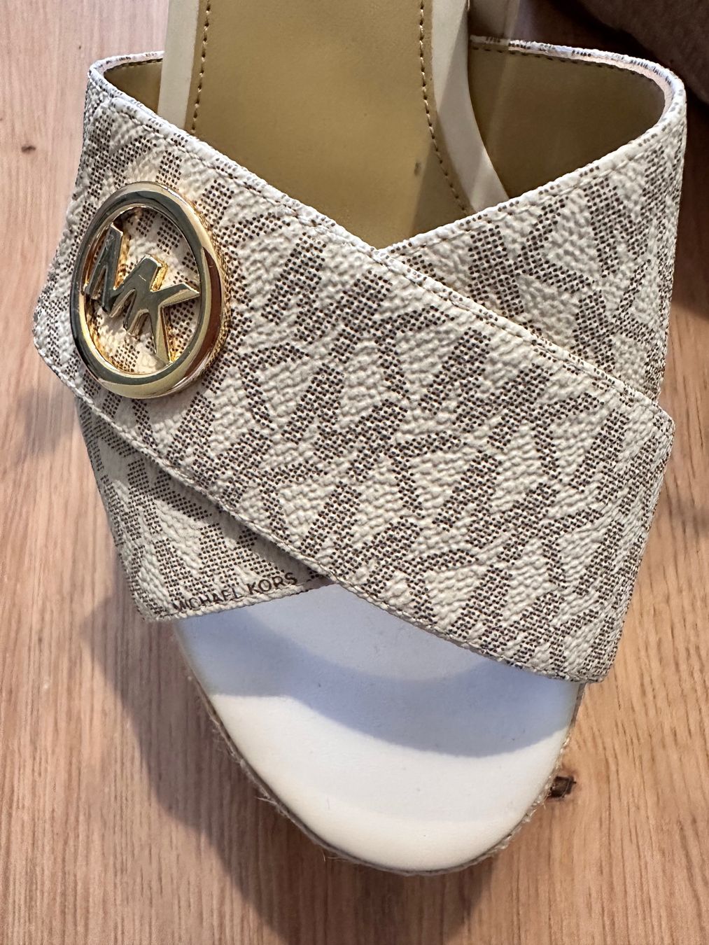 Michael Kors Chaussures femmes: Sandalen Plateau Michael Kors – Neuf (Voir description) à Wil SG par denpasar00 3