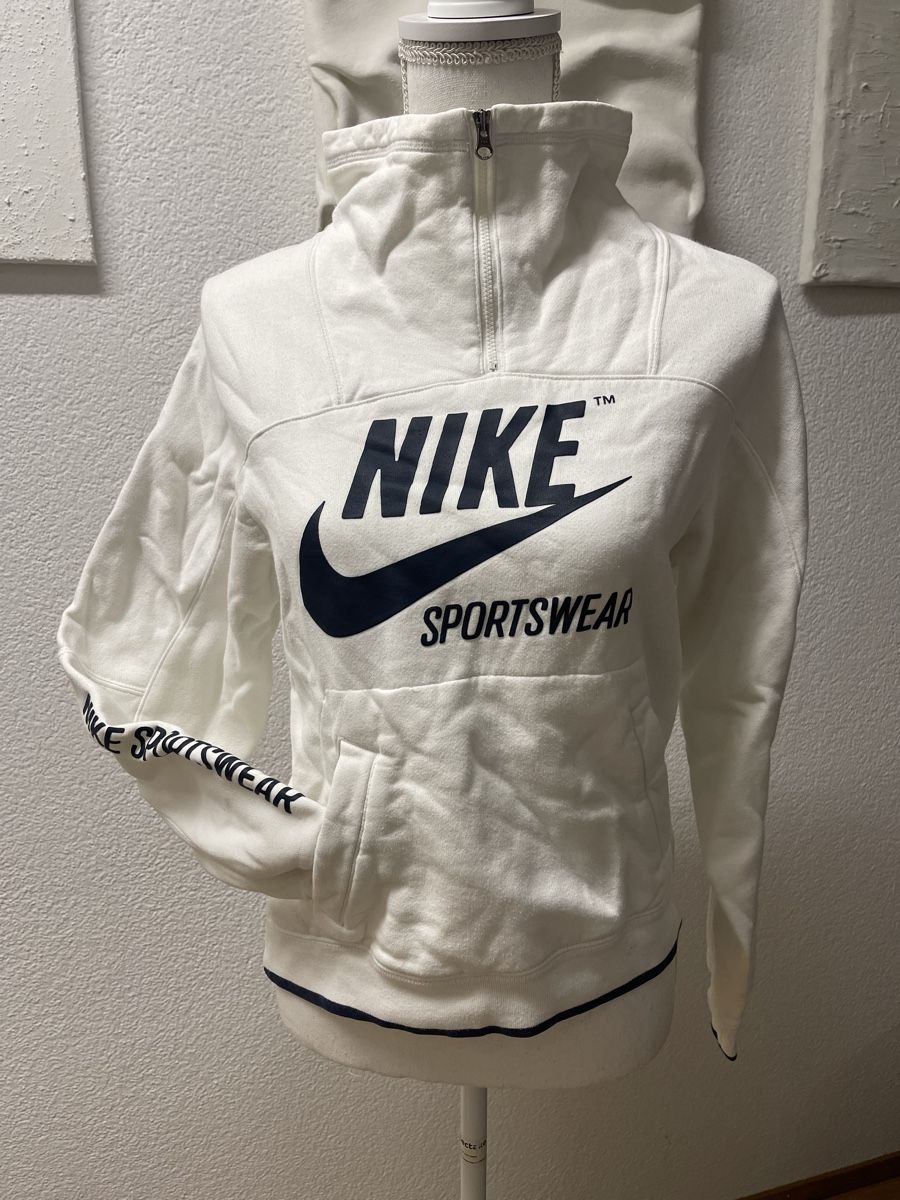 Nike Maglioni & Felpe: Nike Sportswear Pullover, weiss, XS – Usato da Stallikon venduto da oez6e