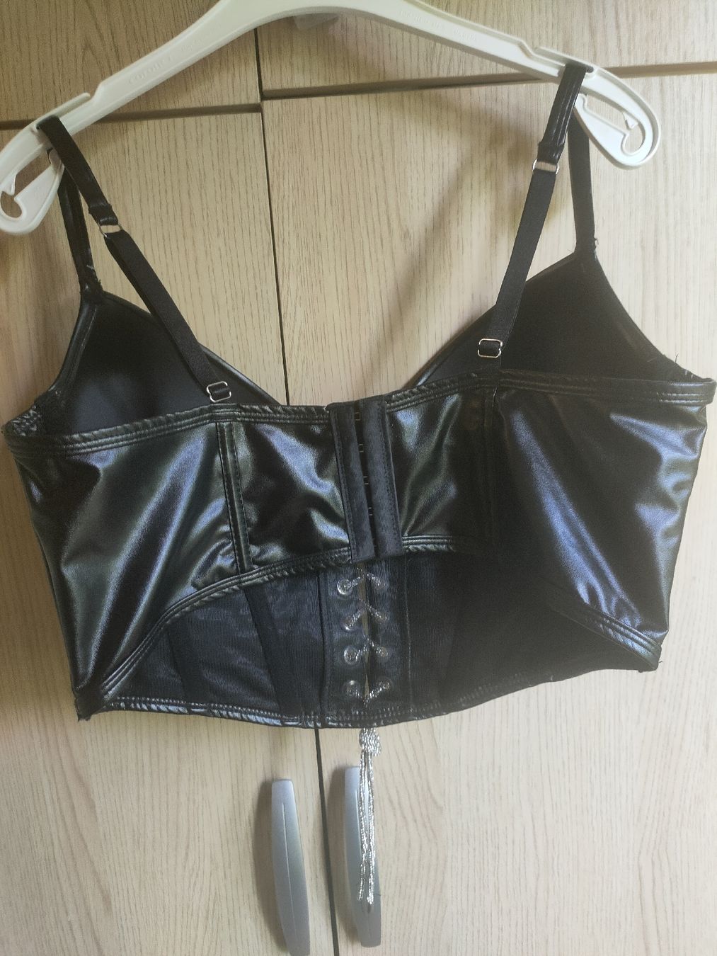 Tops: Corset noir en simili cuir, taille 90C – Neu (gemäss Beschreibung) aus Lausanne von Cassandra11 1
