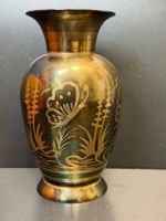 VASE JUGENDSTIL, METALL BRÜNIERT MIT SCHMETTERLINGEN