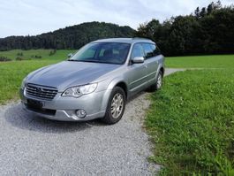 Subaru Outback 2.5i AWD ab Platz, 4x4, 8-fach bereift, MFK