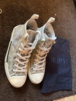 Dior sneaker shoe B23