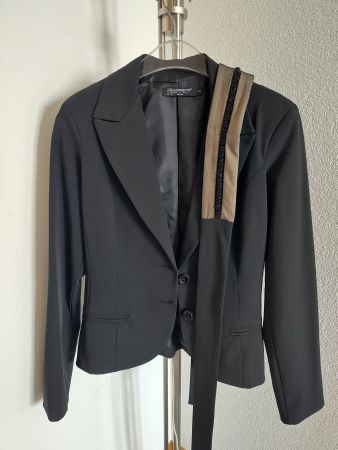 Rinascimento Blazer schwarz m. braunem Gürtel Gr. S neuw..