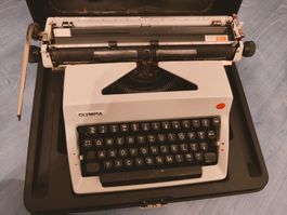 Schreibmaschine Olympia