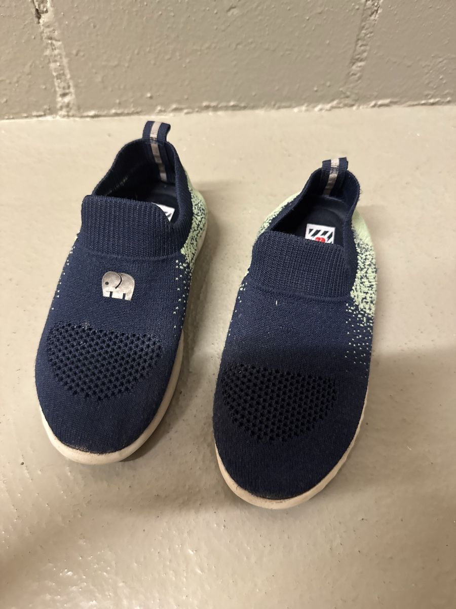 Elefanten Chaussures garçon: Kinder Hausschuhe Grösse 31 – D'occasion à Zürich par zd_1965