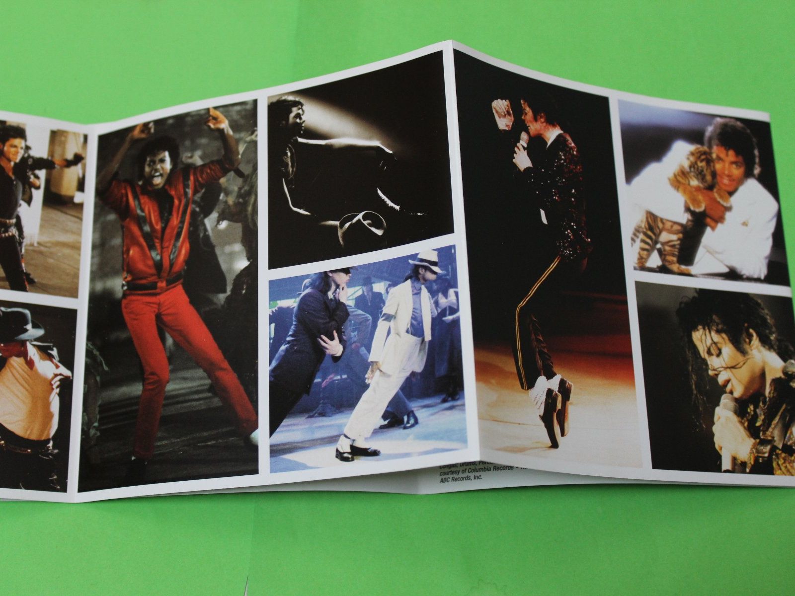 CD: The Essential Michael Jackson 2CD Guter Zustand – Usato da Tübach venduto da JamesStone