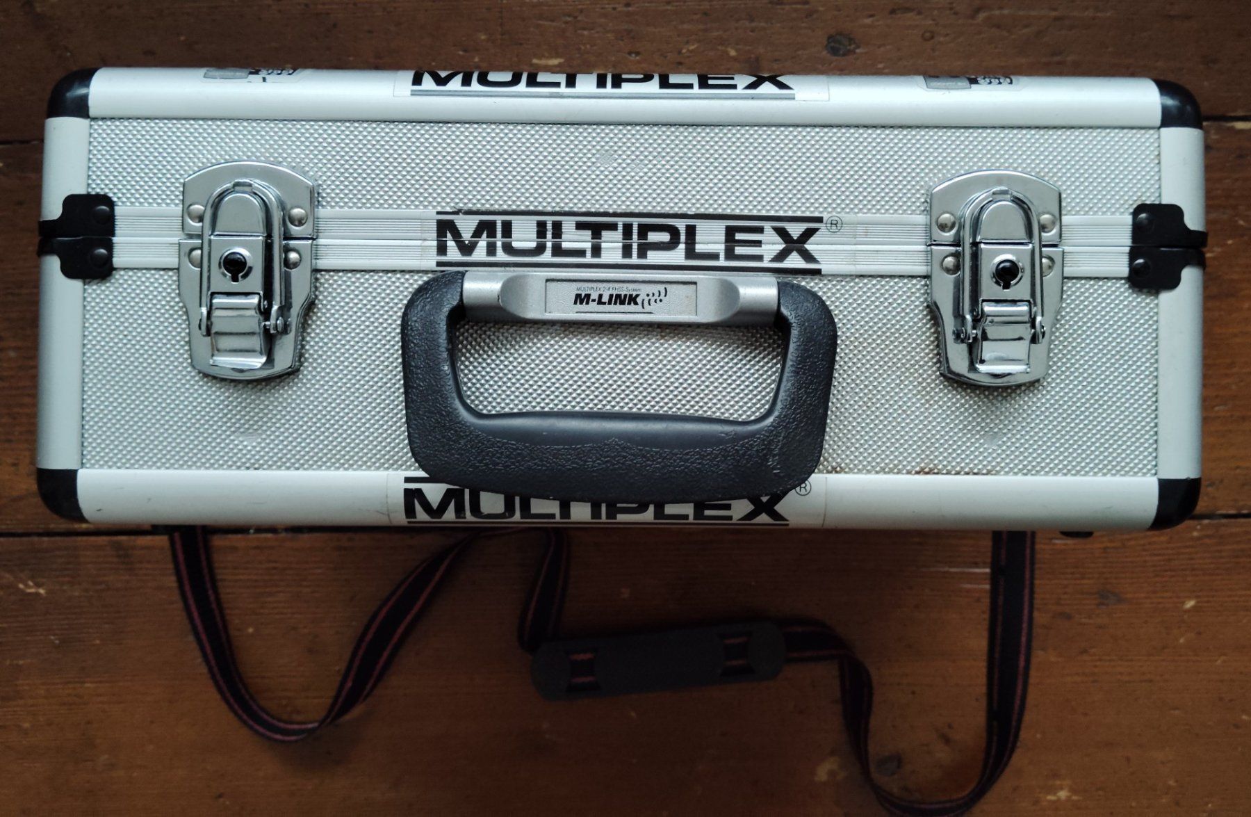Multiplex Telecomando: Caisse en aluminium pour RC Multiplex Cockpit SX – Usato da St-Imier venduto da foto2hand 2