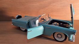 Modellauto Ford Thunderbird 1:18 – Revell (Nr. 8803)