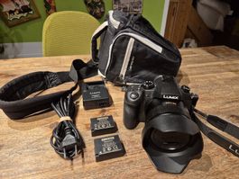 Panasonic Lumix DMC-FZ1000 4K Kamera kaum genutz top Zustand