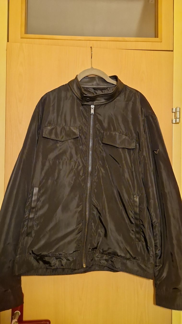 Guess Giacche: Windjacke von Guess – Nuovo (secondo la descrizione) da Untersiggenthal venduto da utr_6m5b