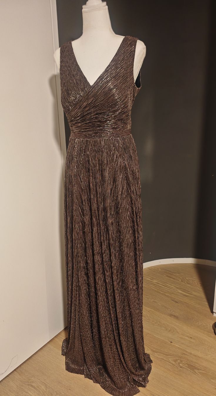 Robes: Abendkleid Vera Mont – D'occasion à Heiden par Hepburn2 1