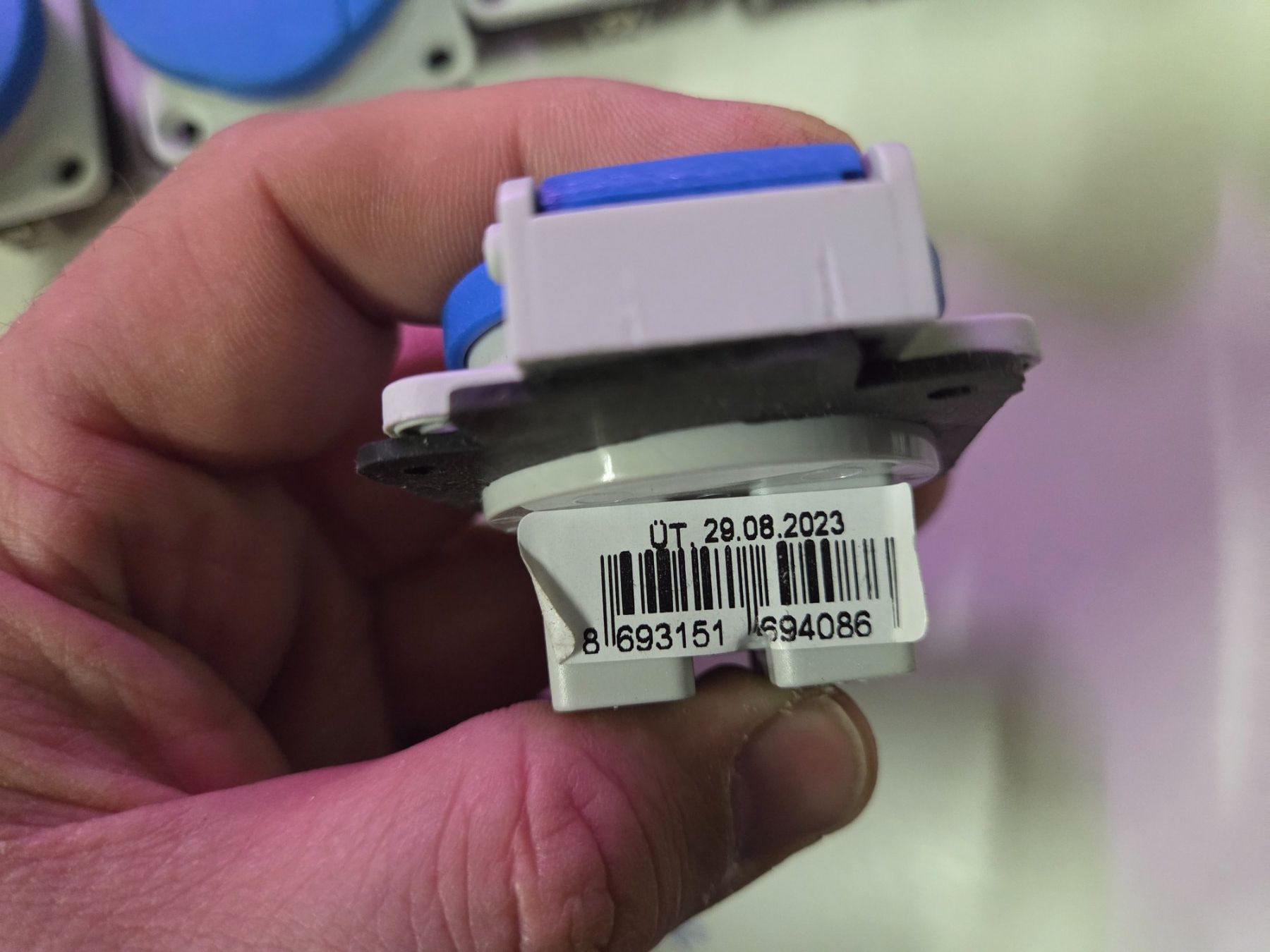 Spine: T23 Steckdose von tp electric Einbausteckdose 16a – Nuovo (secondo la descrizione) da Zürich venduto da eymen20 4