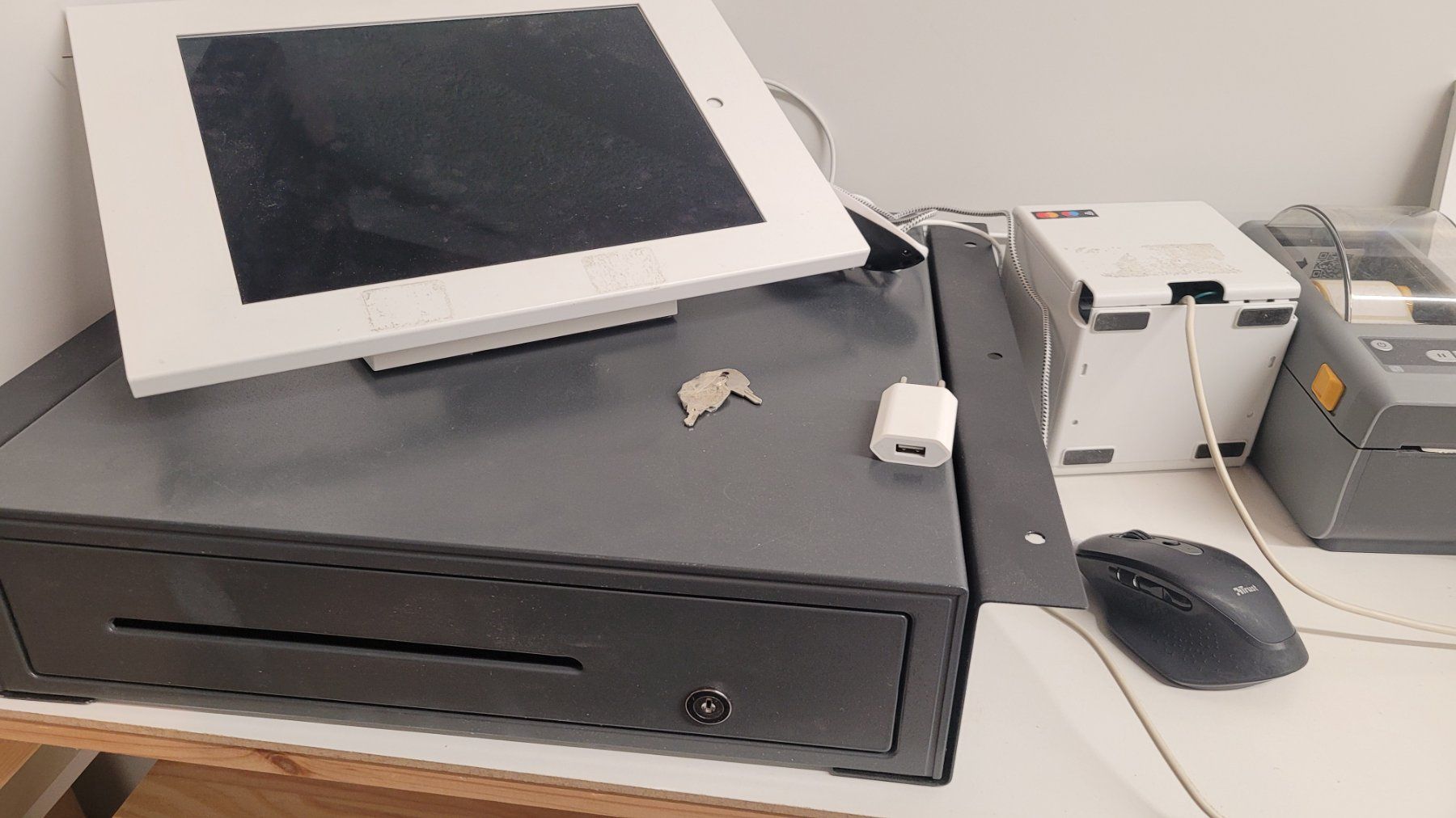 Registratore di cassa: Apple iPad / Lightspeed Kassensystem + Drucker + Scanner – Usato da Büsserach venduto da ModellbahnDepot 2