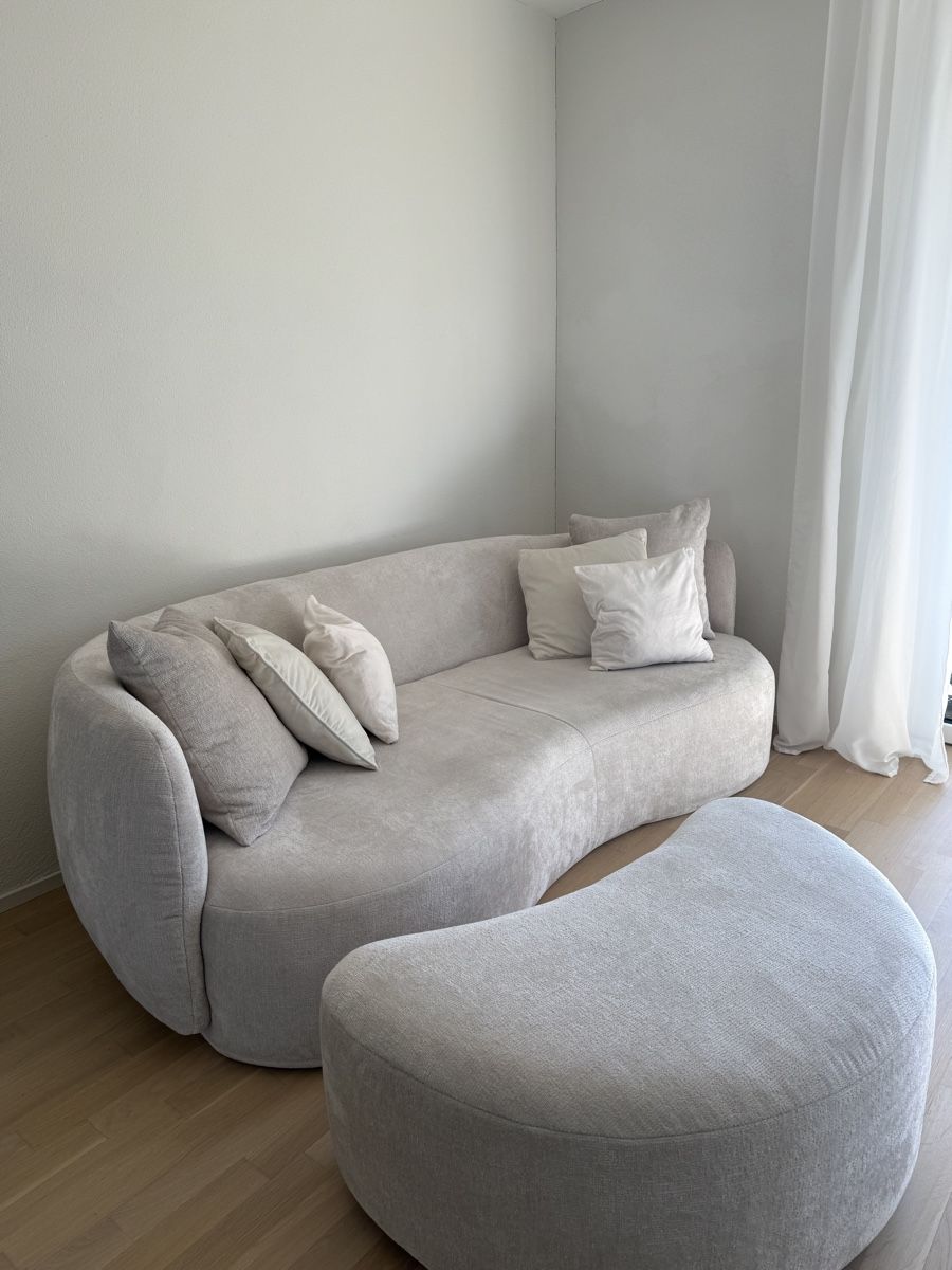 Divani: Sofa mit Hocker – Nuovo (secondo la descrizione) da Dübendorf venduto da van_zv2r 1