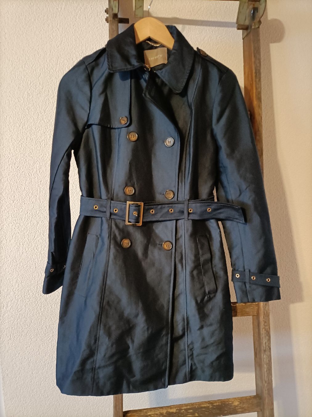 Mäntel: Wunderschöner Damen Trenchcoat, Gr. 34 – Gebraucht aus St. Gallen von jan_ccx7