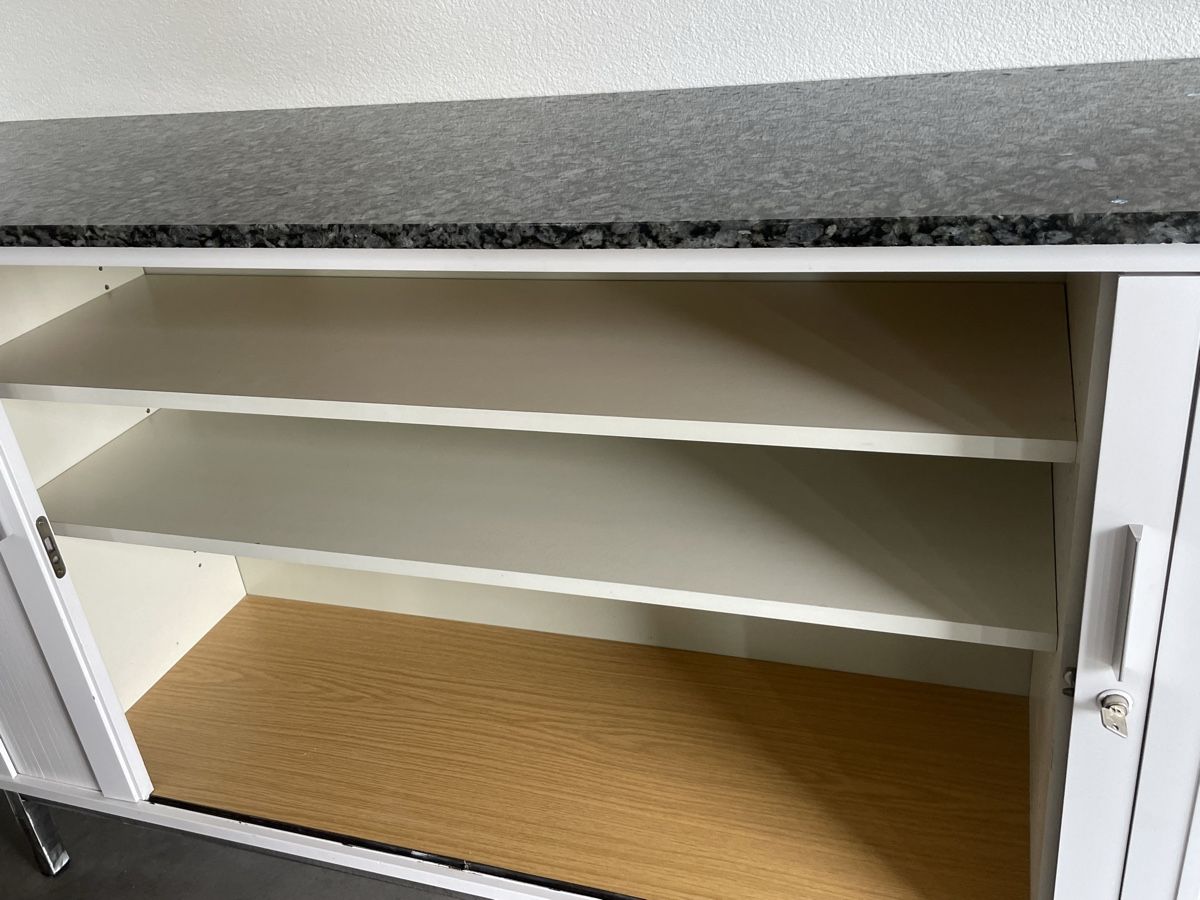 Cassettiere: Sideboard mit Granitplatte – Usato da Münsingen venduto da lar_98wg 2