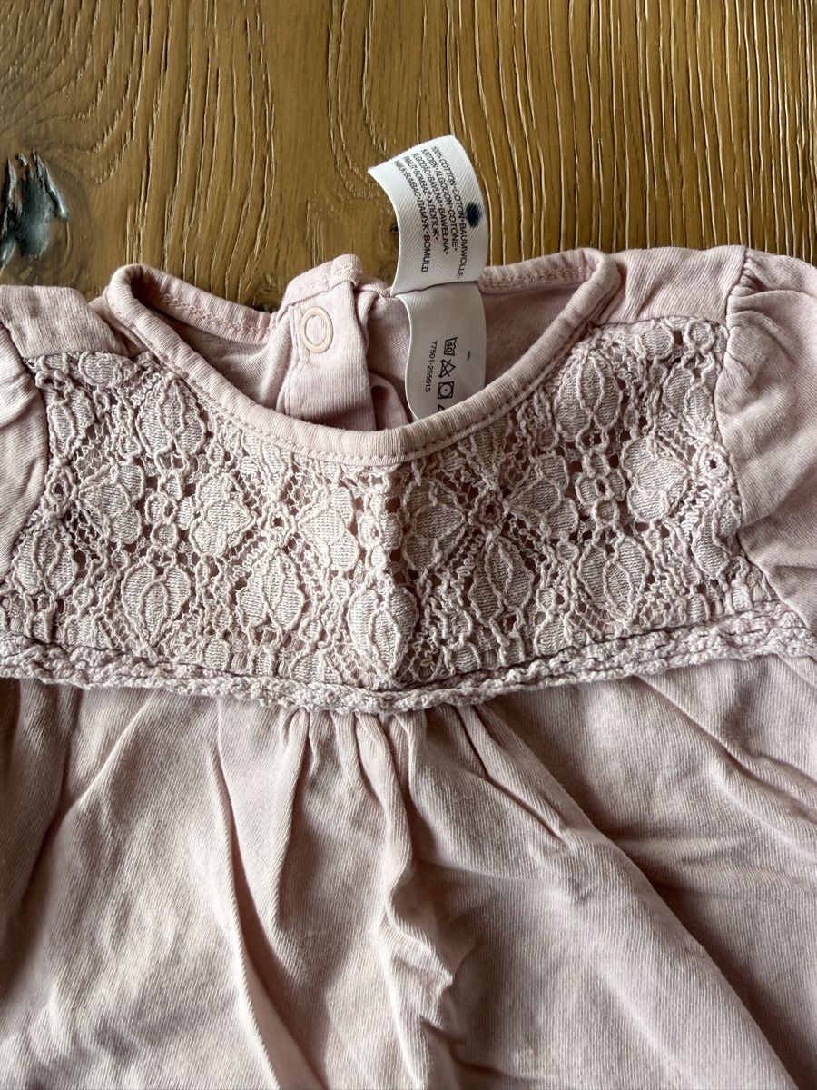 C&A Pullover & Sweatshirts: Herziger Pullover mit Spitzen-Applikation in Grösse 68/74 – Gebraucht aus Pragg-Jenaz von gobrist 1