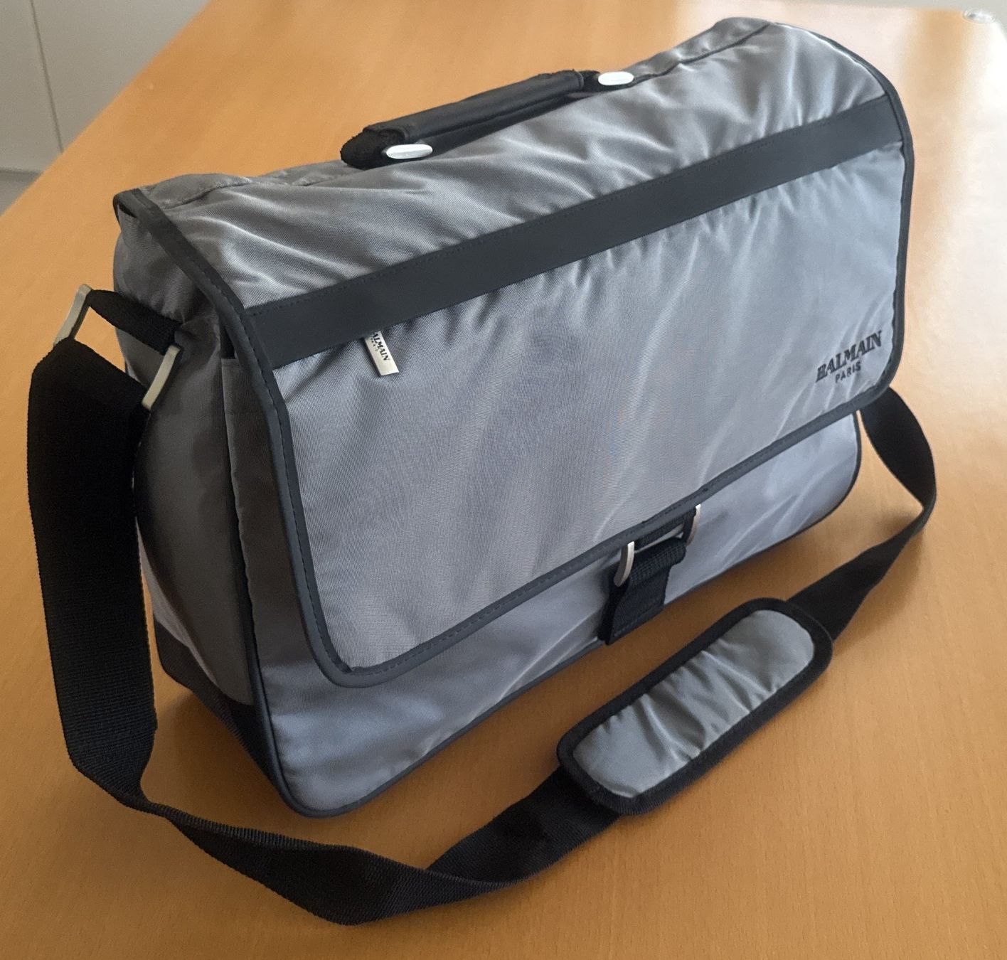 Valigie & Borse: Sac Messenger / Porte-documents BALMAIN – Nuovo e nell'imballaggio originale da Prez-vers-Noréaz venduto da Joenicorn