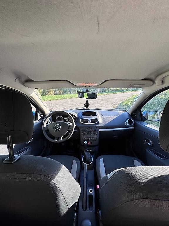 Renault Autos: Renault Clio 1.2 16V 2011 – D'occasion à Niederbipp par SezerC. 3