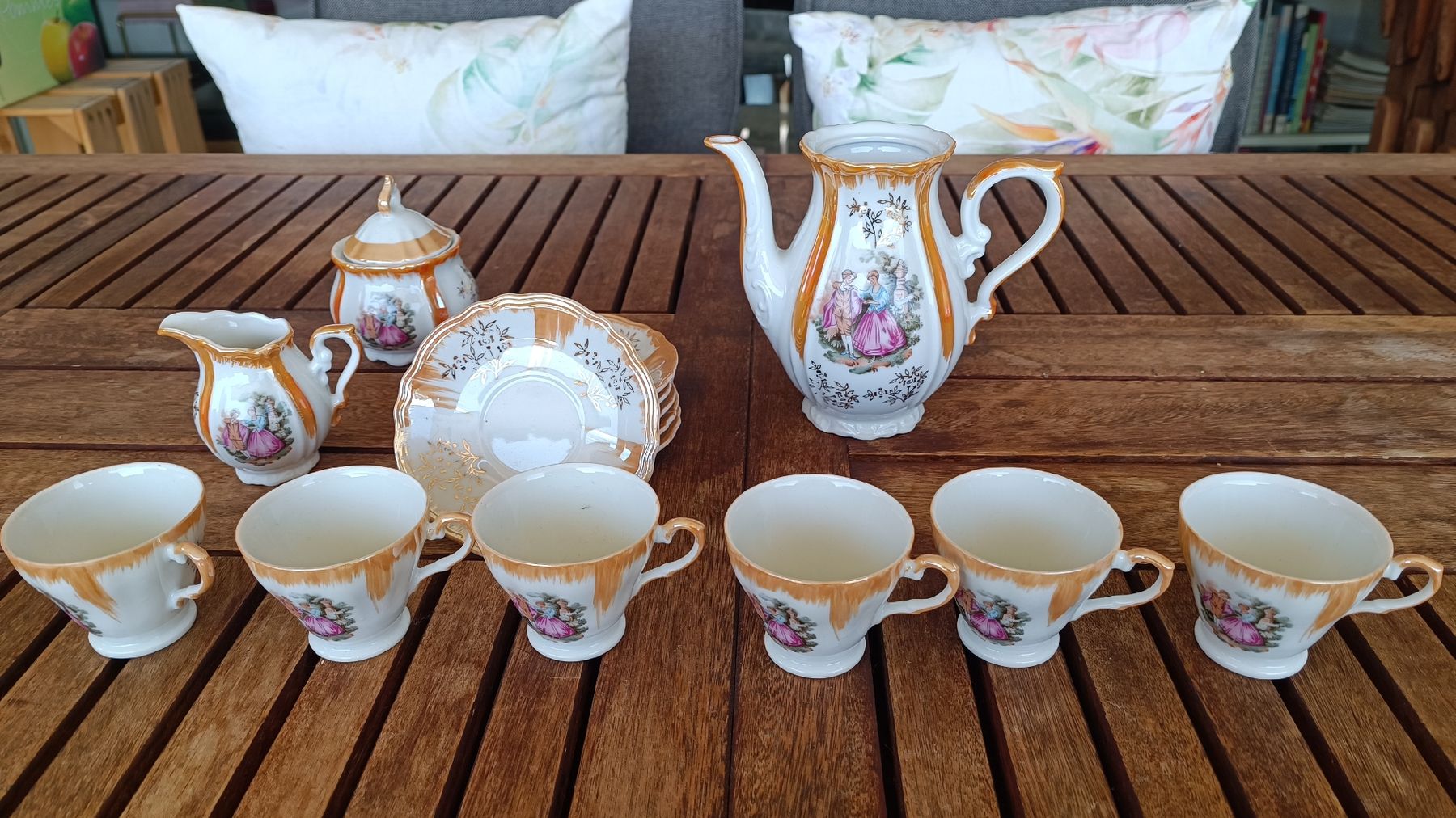 Set di piatti: LETZTANGEBOT: Romantisches Kaffeeservice 6-teilig – Usato da Baden venduto da zuppel