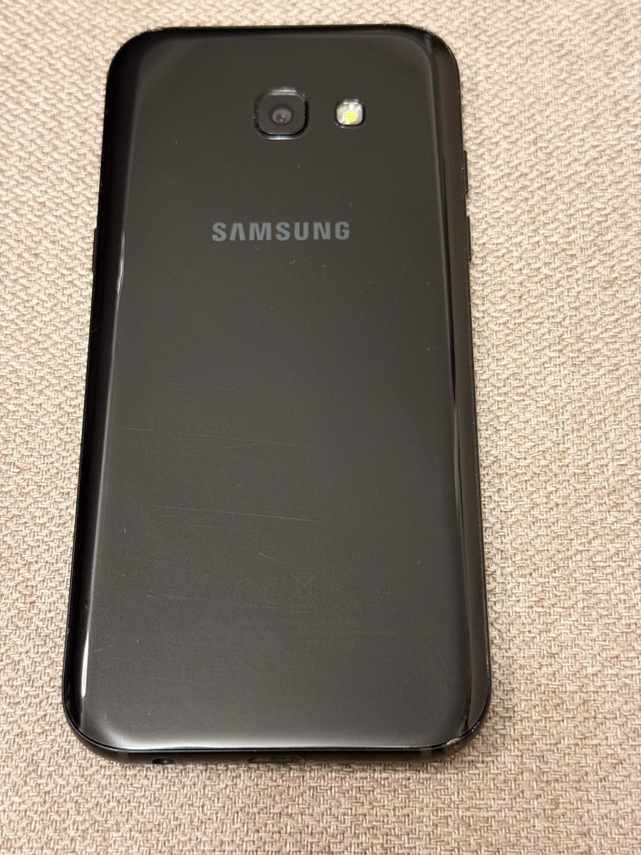 Samsung Handys / Smartphones: Samsung A520f – Gebraucht aus Einigen von iva_86t8 1