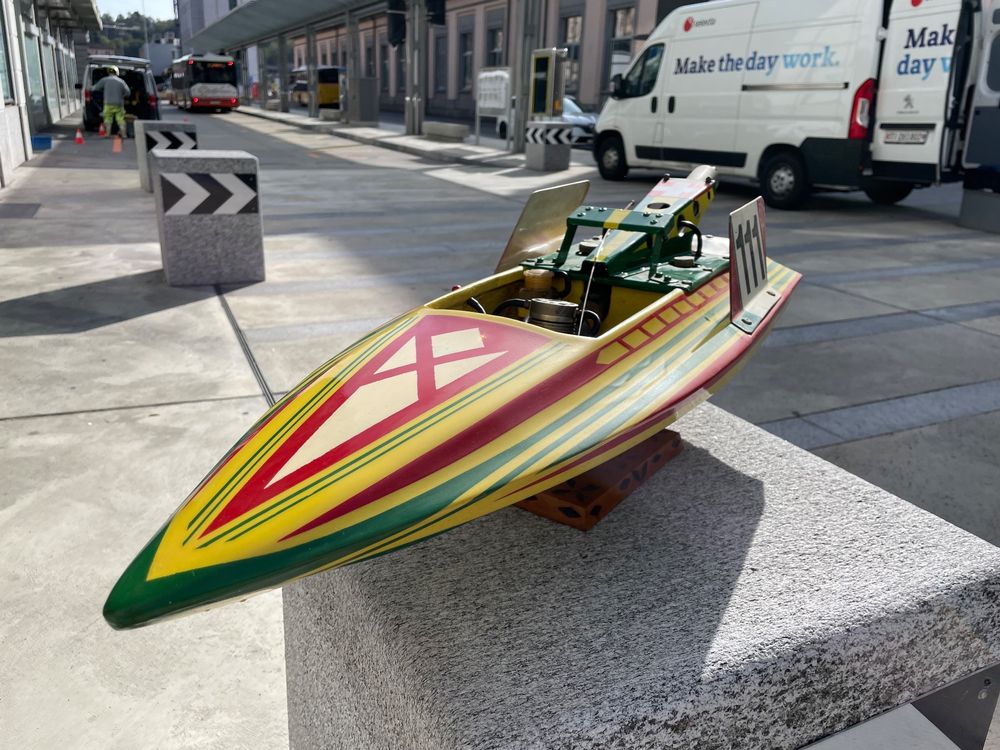 Vintage Nitro 93cm RC boat racing (Gebraucht) in Chiasso für CHF 110 ...