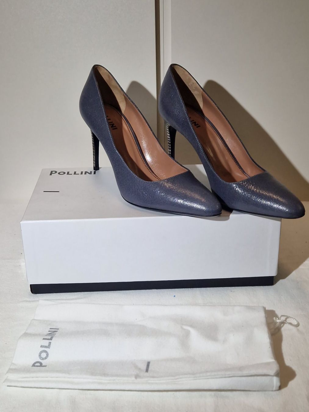 Scarpe da donna: Damenschuhe POLLINI, Grösse 38 1/2 – Usato da Cham venduto da Dave63