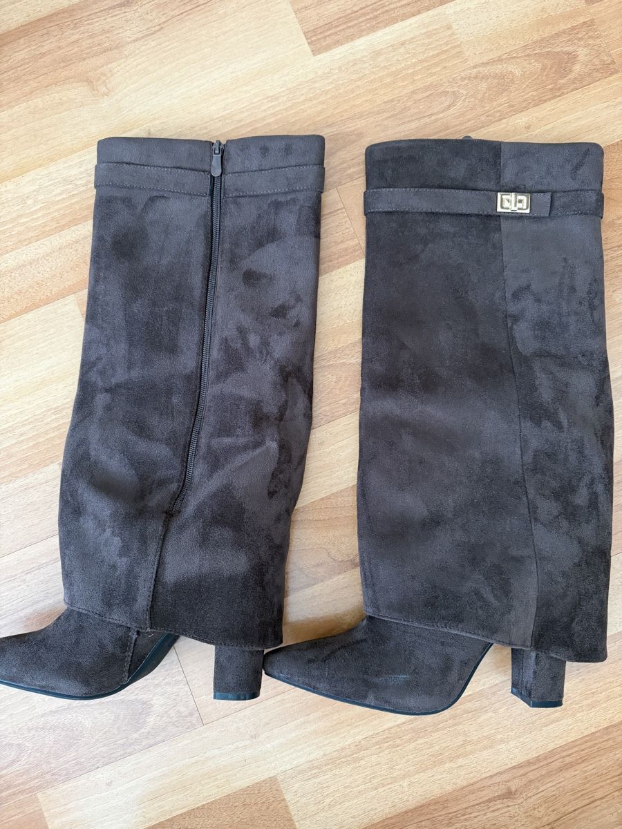 Chaussures femmes: High boots – Neuf (Voir description) à Arbon par lea_h6r7 2