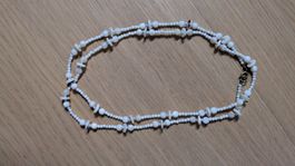 Collana vintage di perline bianche