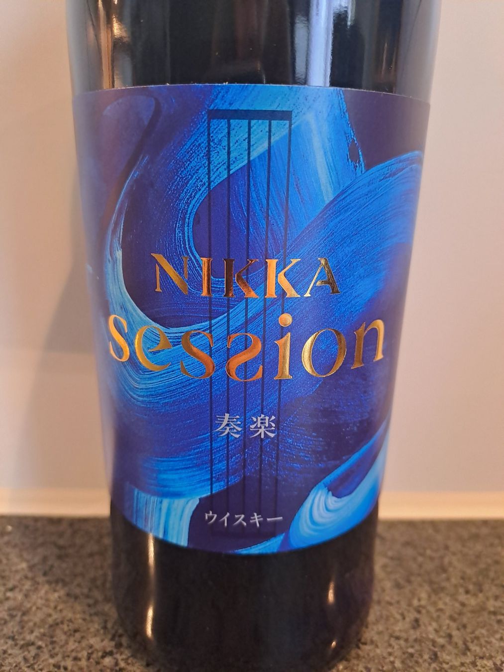Nikka Bevande alcoliche: Nikka Session Japan Blended Whisky – Nuovo e nell'imballaggio originale da Elsau venduto da Kellerraeumung 1