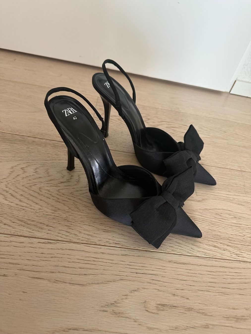 Scarpe da donna: Zara High Heels mit Schleife, G 40 – Nuovo (secondo la descrizione) da Kriens venduto da tom_hjc5 1