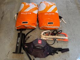 Kite Surfing FULL kit: 2 kites, harness, bar, pumpe