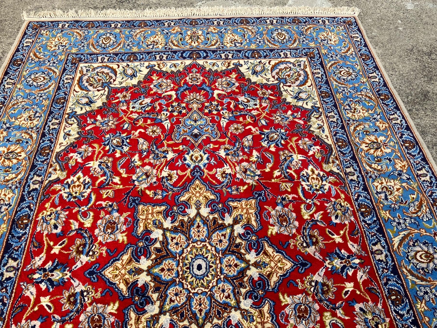 Teppiche: ISFAHAN mit Seide Perser 180x109cm – Gebraucht aus Zürich von Artnuvo 3