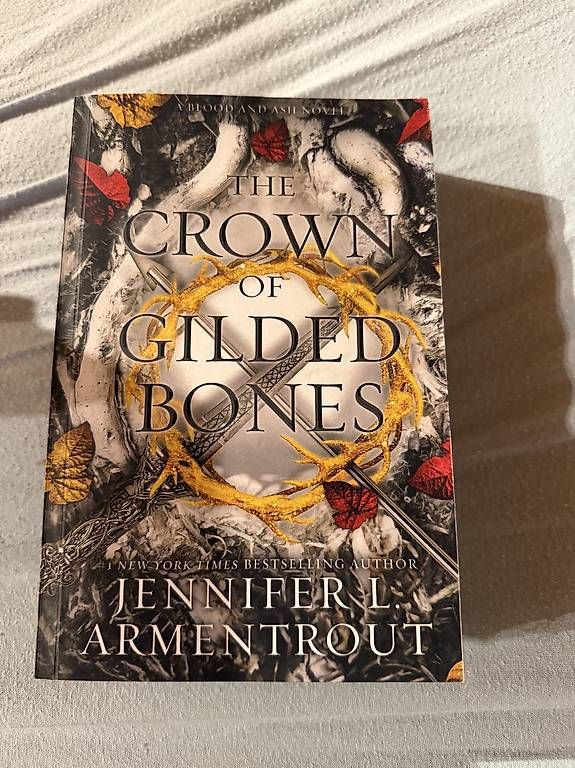 Libri: The Crown Of Gilded Bones – Usato da Arogno venduto da aly_8twx