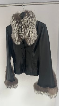 Jitrois Lederjacke Fuchskragen, schwarz, Grösse EU36 FR40