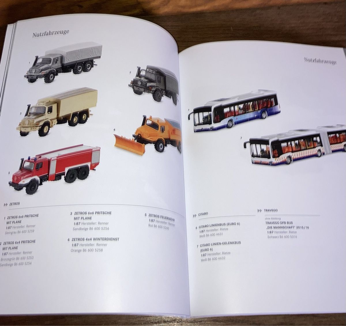 Mercedes-Benz Documenti: Katalog Mercedes Modellautos – Usato da Belp venduto da Uhu003 2
