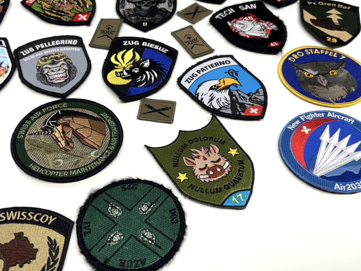 Schweizer Armee Placchette & Badge: Sammlung Patches Schweizer Armee / Luftwaffe – Usato da Riedikon venduto da Rokh01 1