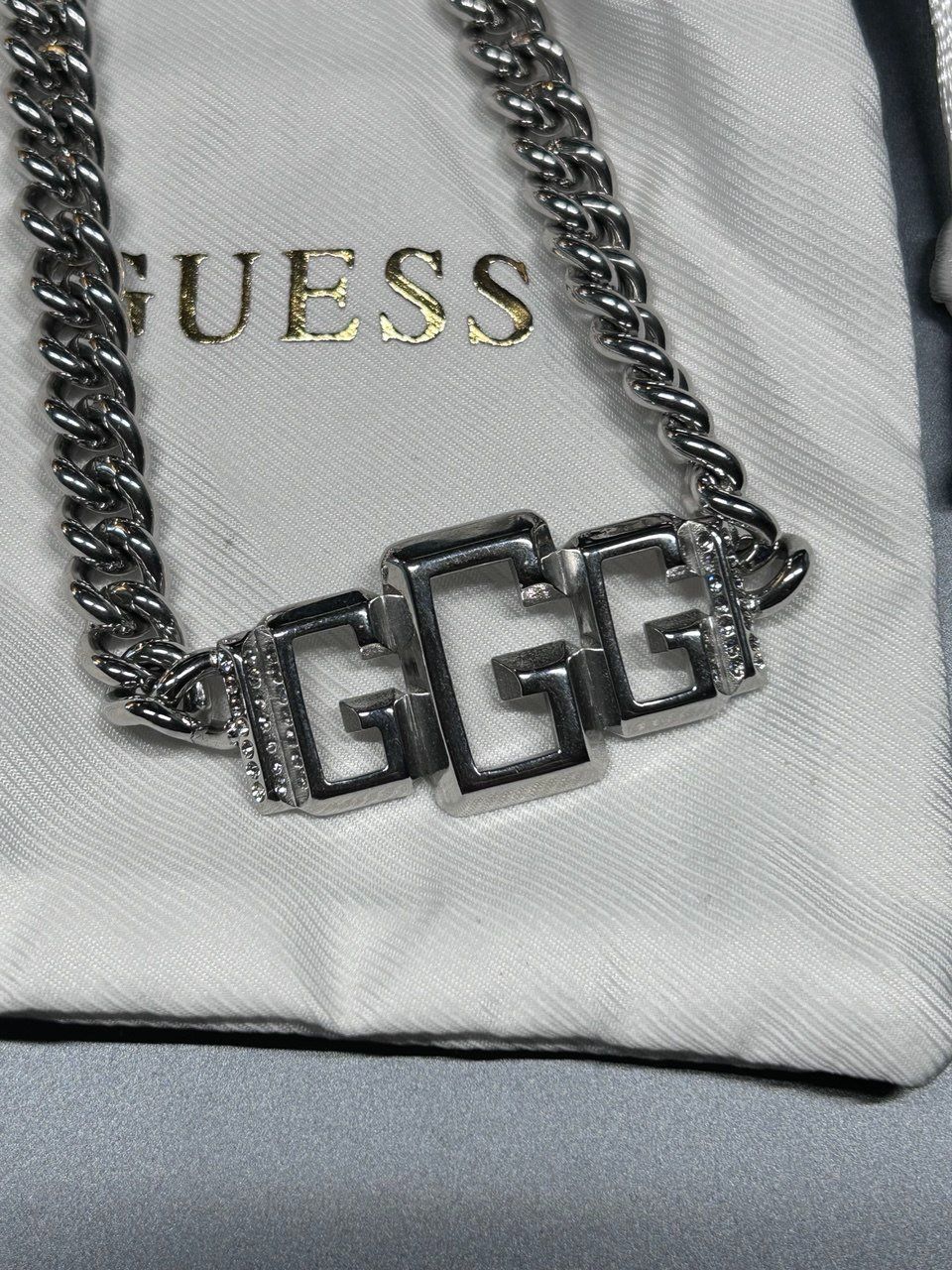 Guess Catenine: Collana Guess – Usato da Giubiasco venduto da LorisVale 1