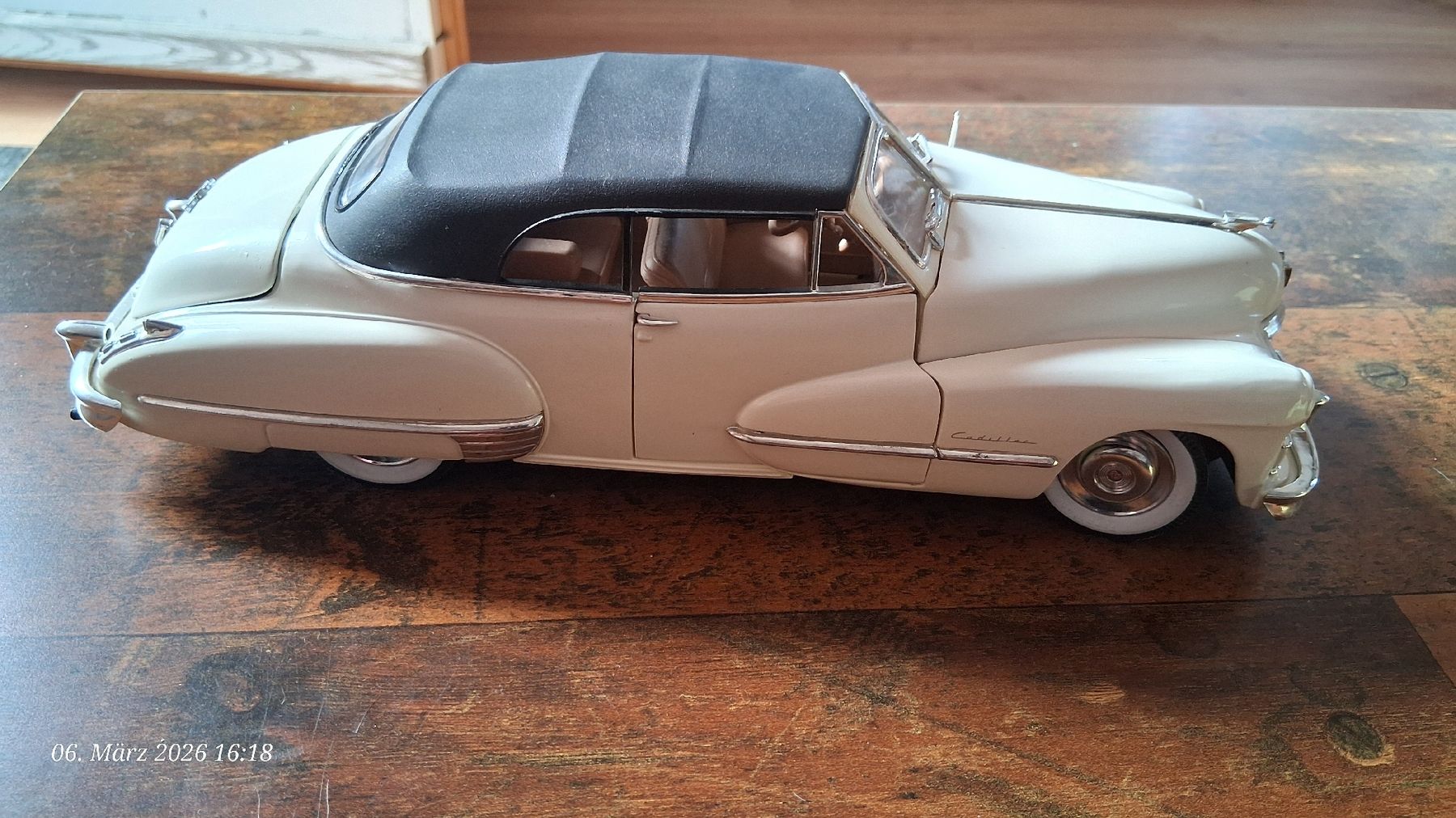 Anson Modellini d'auto: 1:18 Cadillac Serie 62 – Usato da Wolfenschiessen venduto da 2-stroke-garage 2
