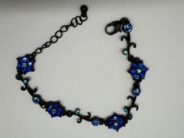Wunderschöne Armkette mit blauen Strasssteinen
