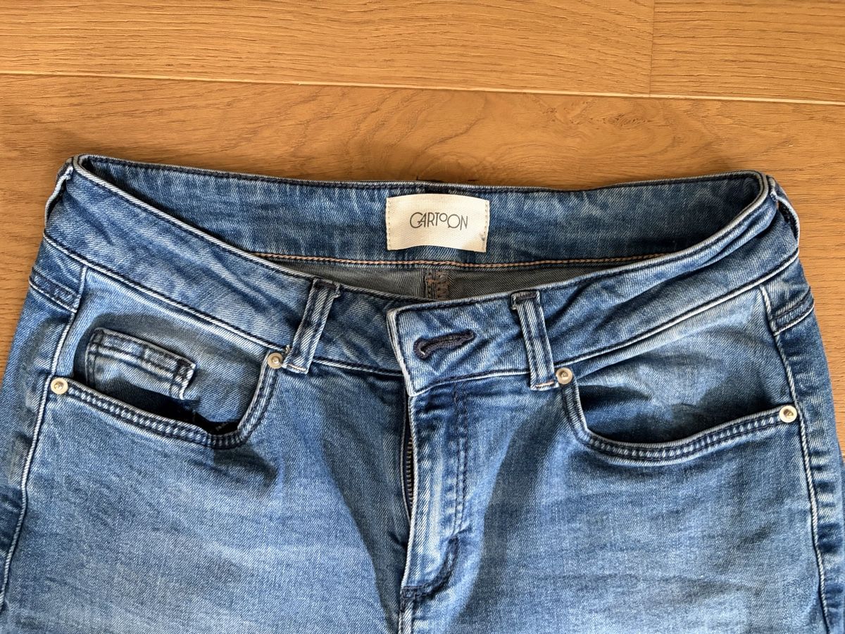 Jeans: Jeans Cartoon Grösse 36 blau  – Usato da Oberkulm venduto da Sanamm 1