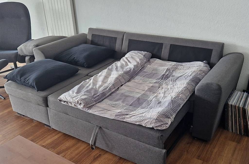 Bettsofa / Ecksofa mit Schlaffunktion und Stauraum (Gebraucht) in Häggenschwil für CHF 105 – nur Abholung auf Ricardo kaufen