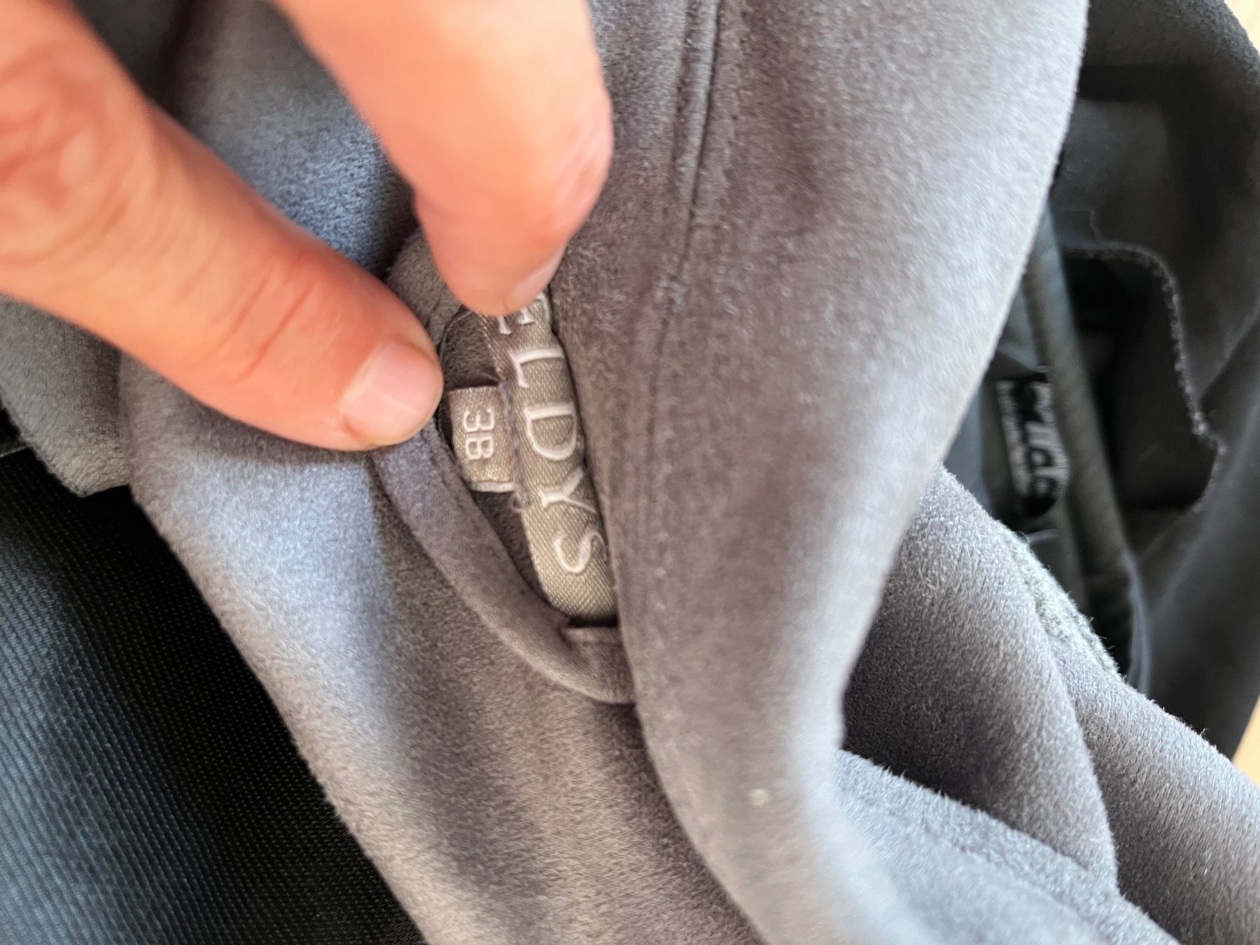 Jacken: Veste style daim grise Taille 38 Mélany – Neu und originalverpackt aus Veyrier von kimedovapa 1
