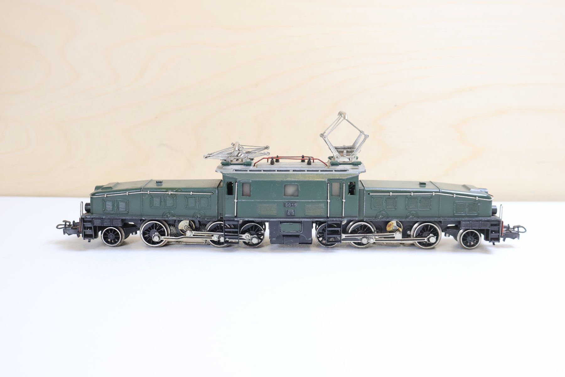 Märklin Modellini di ferrovie: Märklin SBB Krokodil E-Lok 3015 - Gussmodell – Difettoso da Winterthur venduto da Monstera 6