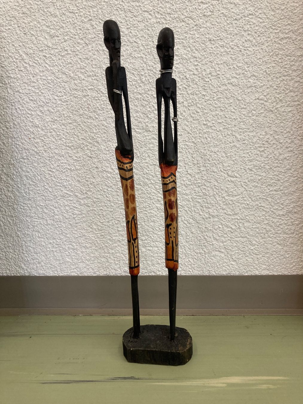 Statuette: Paar aus Holz – Usato da Winterthur venduto da greenspell