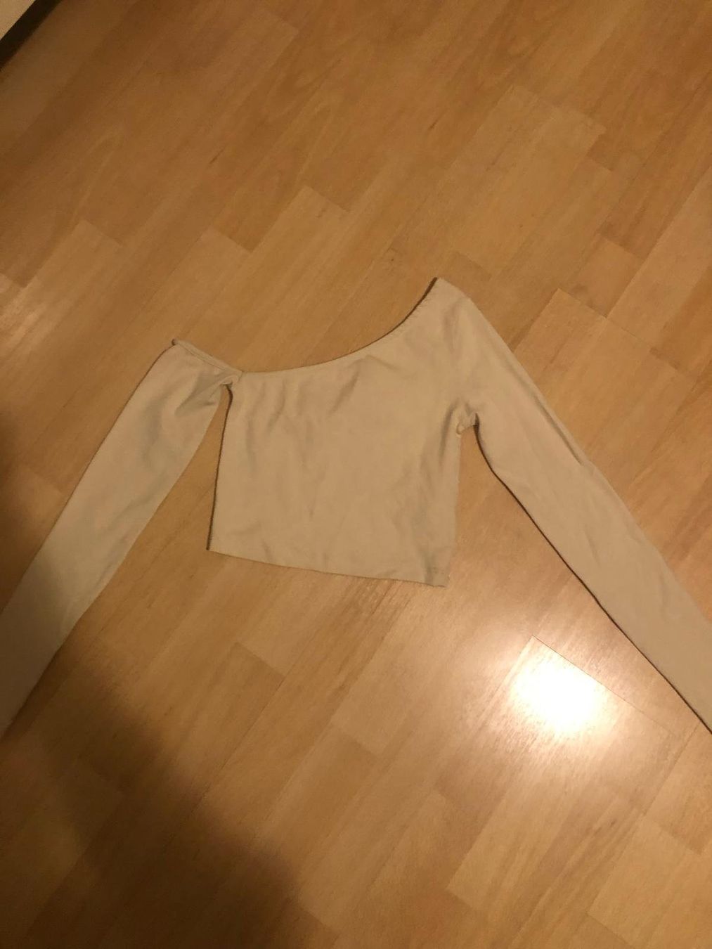 Stradivarius Top: Stradivarius Off-Shoulder Top xs – Nuovo (secondo la descrizione) da Safenwil venduto da ang_x8dm 1