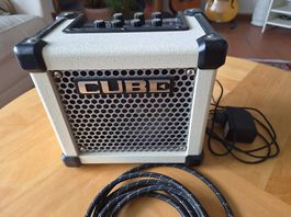 Roland Micro Cube GX Gitarrenverstärker + neu Fender kable