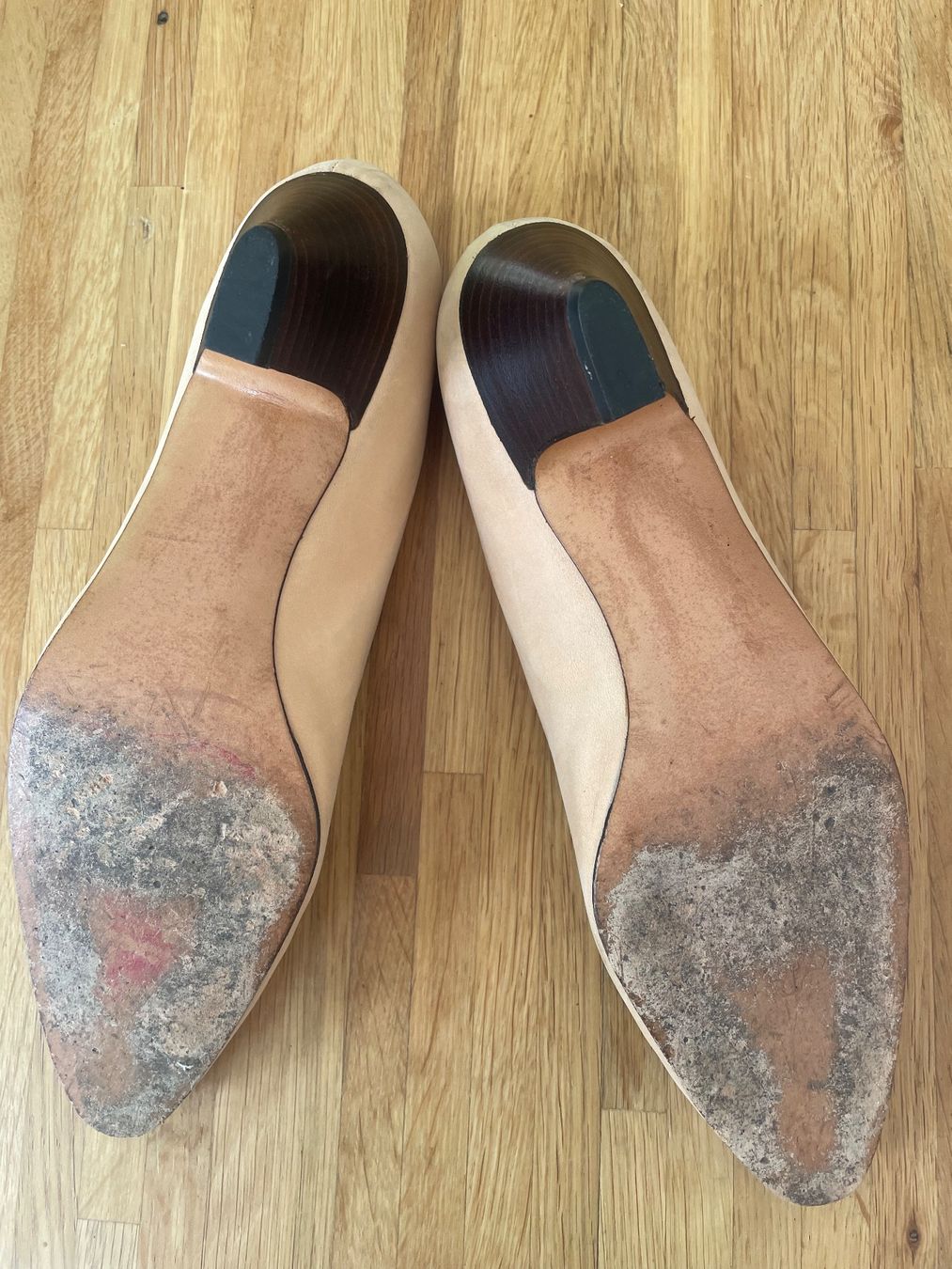 Chaussures femmes: Escarpins beiges daim, taille 40 – D'occasion à Troinex par NadineUK 3