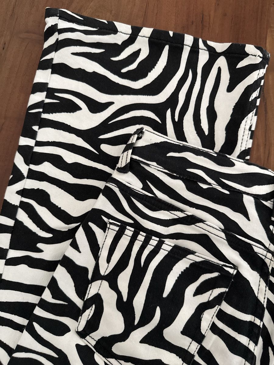H&M Pantaloni: DIVIDED Hose Zebra Muster Schwarz Weiss Groesse 38 – Nuovo (secondo la descrizione) da Allschwil venduto da ana_87pj 2