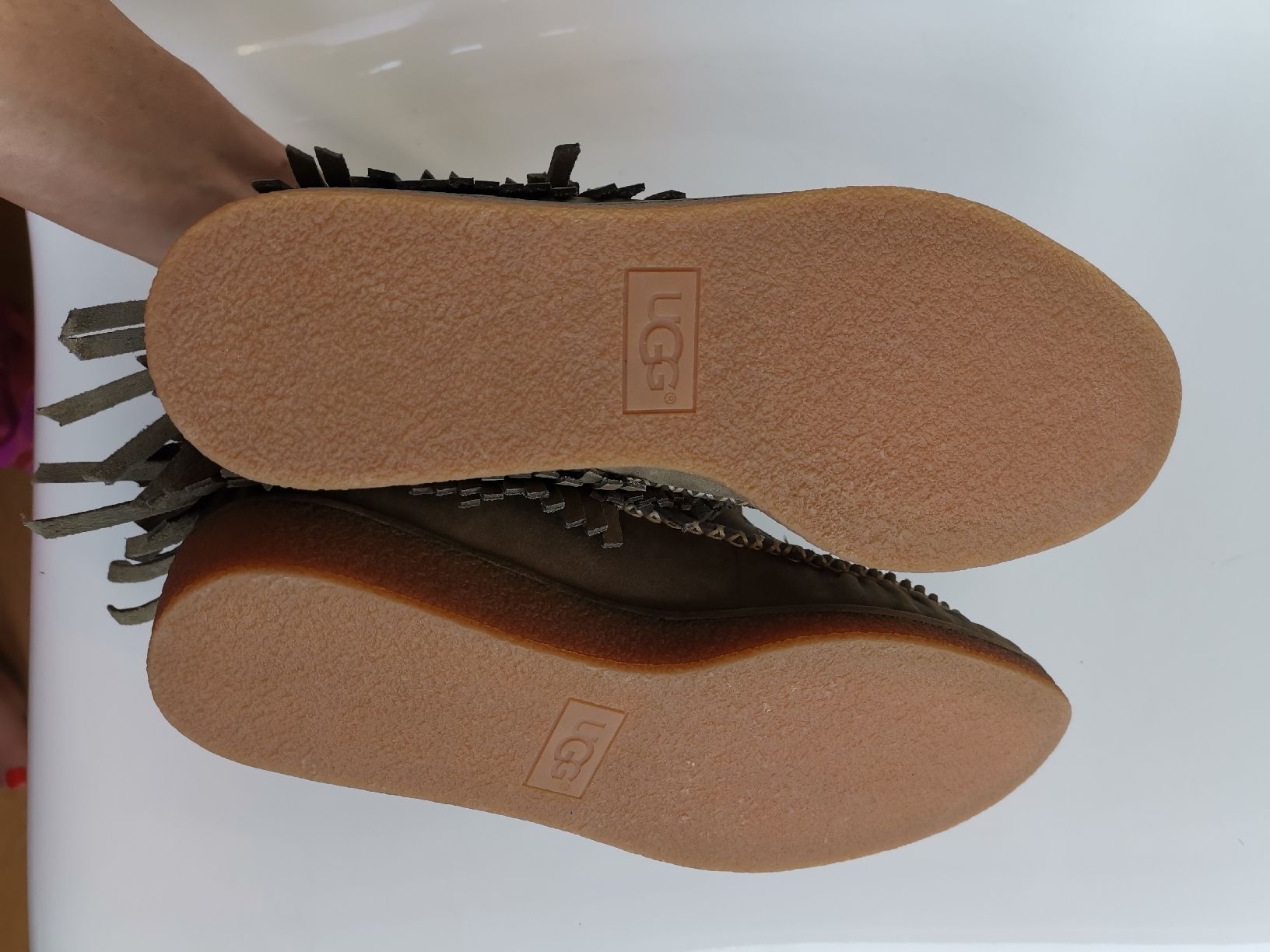 Ugg Scarpe da donna: UGGS Caleb, neu und ungetragen – Nuovo (secondo la descrizione) da Uerikon venduto da pink_flamingo 7